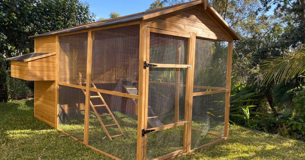 Somerzby homestead walk in chicken coop 
