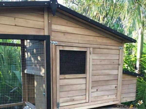 Somerzby Estate rabbit hutch