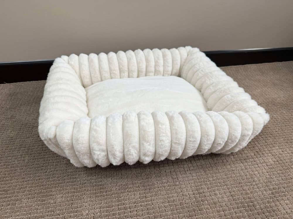 Buster Cat Bed - Medium Cream